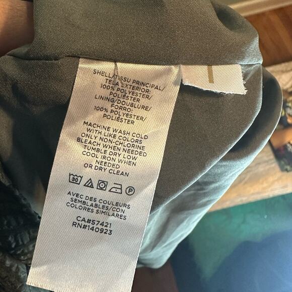 LOFT Green Textured Long Sleeve Ruffle Keyhole Neckline Dress - Picture 9 of 9